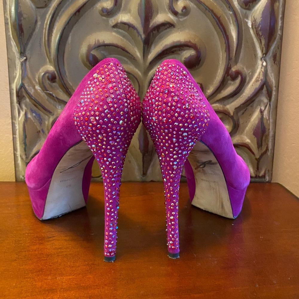 B Brian Atwood suede heel